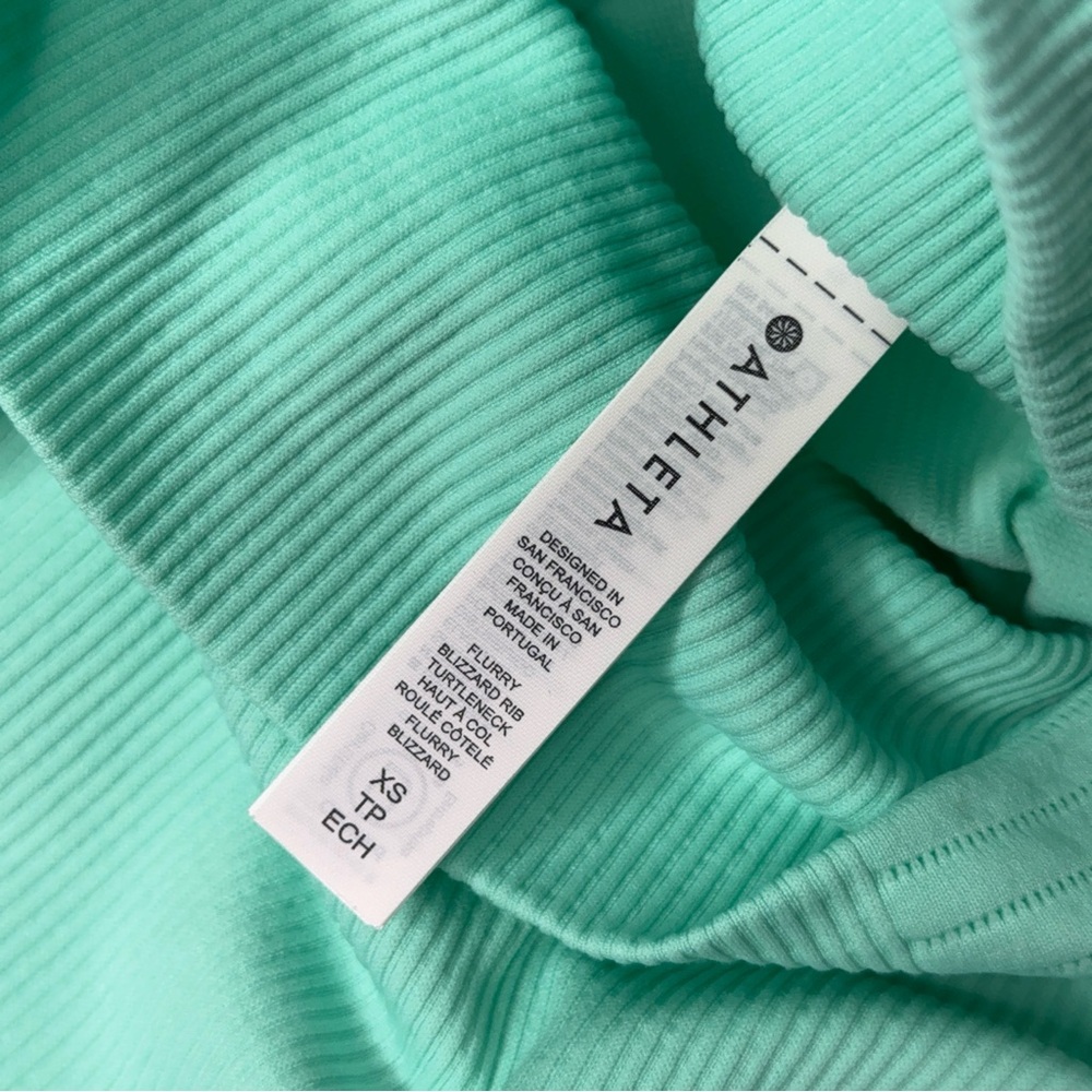 Athleta Aqua Mint Stretch Flurry Blizzard Rib Turtleneck Ribbed Layer Travel Top - Picture 8 of 10